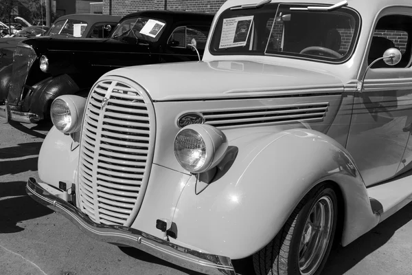 Выставка старинных автомобилей — стоковое фото