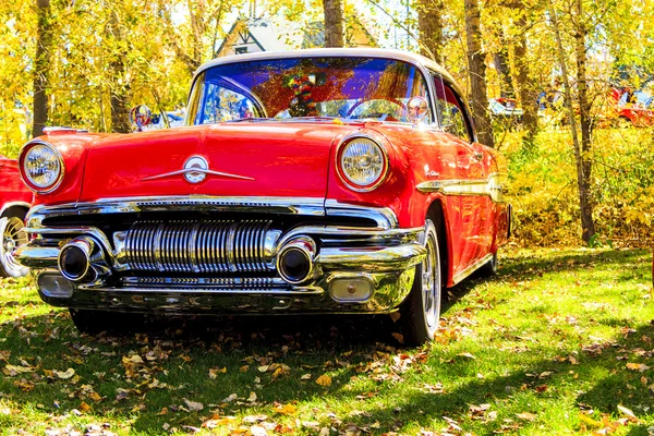 Vintage arabalar gösteri — Stok fotoğraf