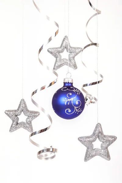 Bauble blu con le stelle d'argento — Foto Stock