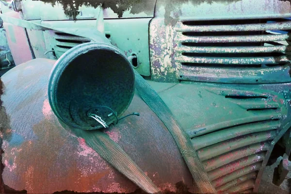 Ржавый старый грузовик — стоковое фото