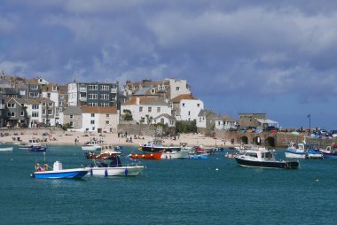 St. Ives tekneler