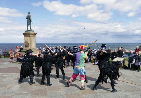 Morris dansers in Whitby — Stockfoto