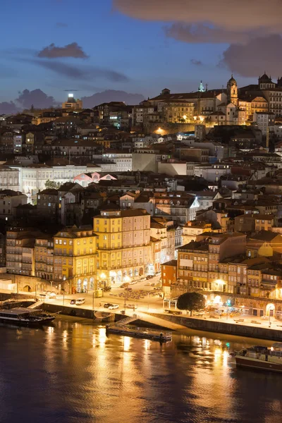 Ciudad de Oporto en Portugal por la noche — Foto de Stock