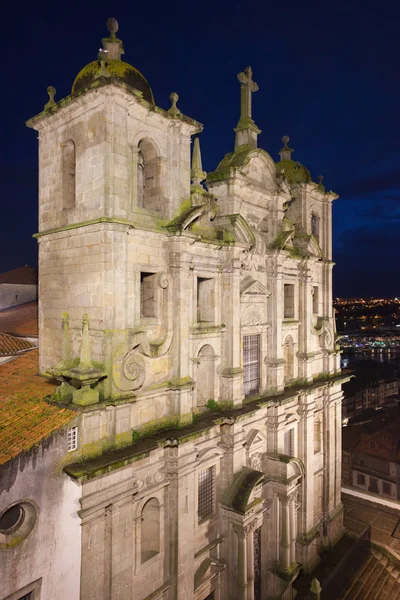 Костел Святого Лаврентія вночі в Порто — стокове фото