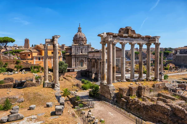 イタリアの古代都市ローマの街並み ローマフォーラムの遺跡を見下ろす Foro Romano Forum Romanum — ストック写真