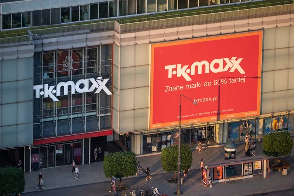Warschau Polen Juni 2021 Maxx Amerikanisches Kaufhaus Stadtzentrum Bei Sonnenuntergang — Stockfoto