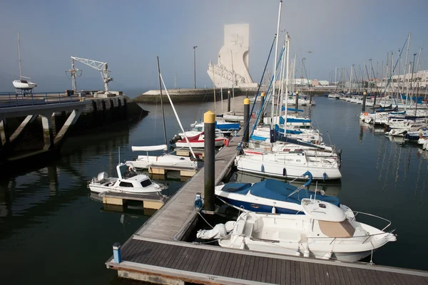 Marina w lizbońskiej dzielnicy Belém — Zdjęcie stockowe