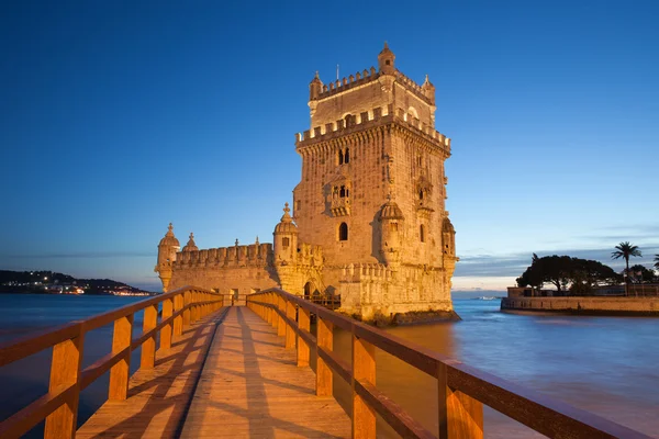 Torre de Belém em Lisboa Iluminada à Noite — Fotografia de Stock