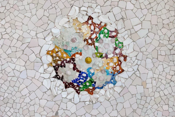 Trencadis Mosaic in Park Guell in Barcelona — Stock Photo, Image