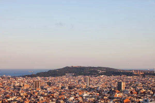 Πόλη της Βαρκελώνης στο ηλιοβασίλεμα — Φωτογραφία Αρχείου