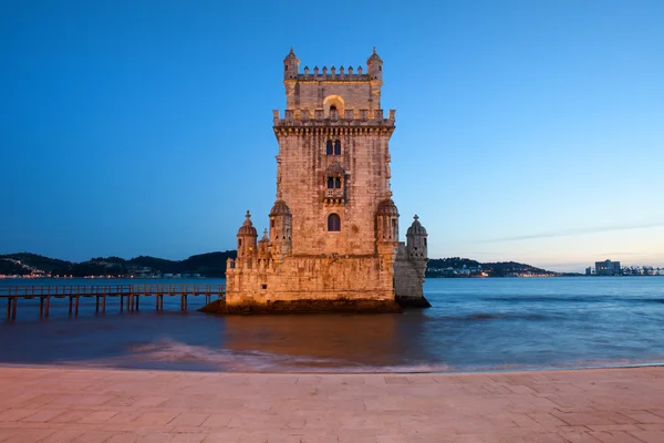 Belem turm in Lissabon bei nacht — Stockfoto