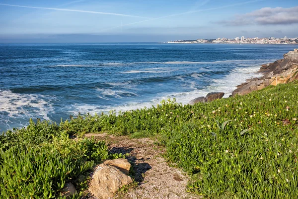 Atlantische Oceaan kust in estoril — Stockfoto