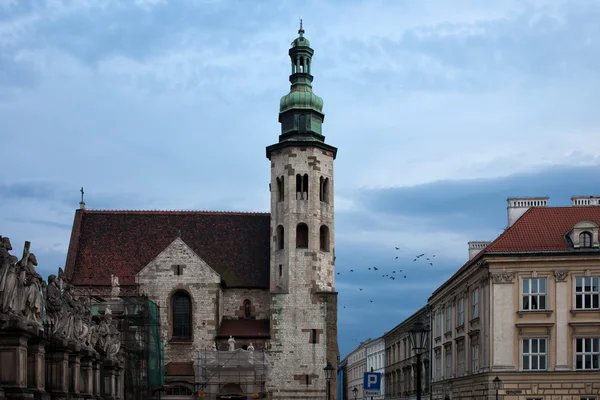 St. Andrew's Church i Krakow i skymningen — Stockfoto