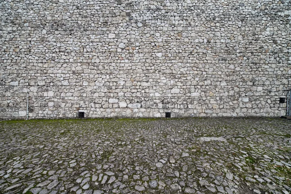 Castelo medieval e Cobbled Square fundo — Fotografia de Stock