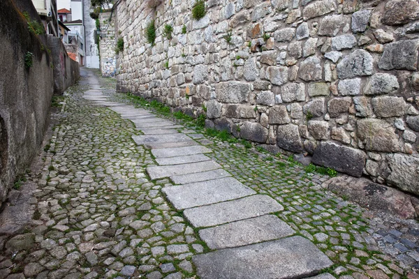 Ascending Cobbled Street in the Old Town — Stock Photo, Image