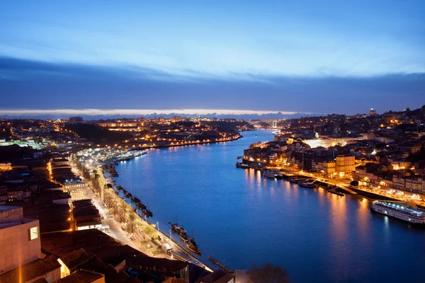 Porto a Gaia za soumraku v Portugalsku — Stock fotografie