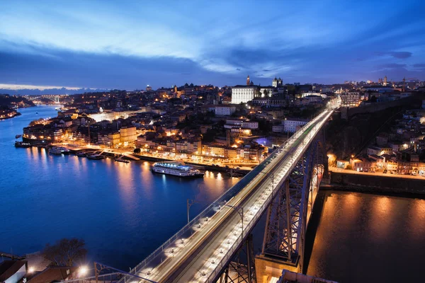 Stad van Porto's nachts in Portugal — Stockfoto