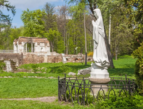 Sculpture of Virgin Mary in Park of Alexandria — Stock Photo, Image