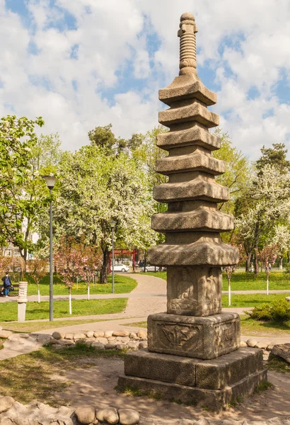 Buddhistisk stupa i japanska torget i Kiev — Stockfoto