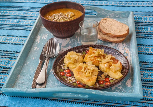 Panquecas de batata com cebola frita — Fotografia de Stock