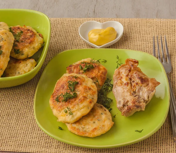 Cauliflower Pancakes Grilled Chicken Leg Green Plate — Stock Photo, Image