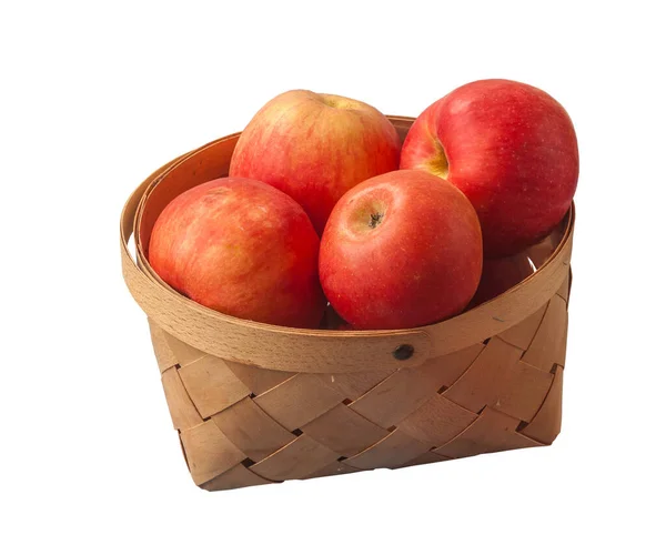 Skörda Röda Äpplen Vågade Korg Vit Bakgrund Isolerad — Stockfoto