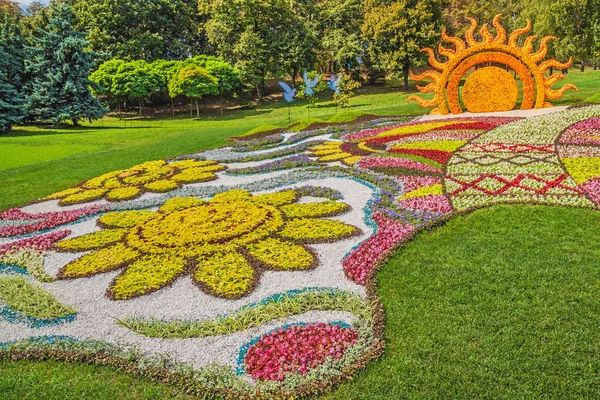 Blumenschau Landschaftspark in Kiev — Stockfoto