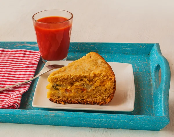 Bolo, suco de tomate — Fotografia de Stock