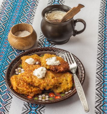 Ukrayna ev yapımı patates gözlemesi