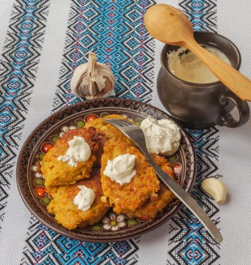 Ukrayna ev yapımı patates gözlemesi