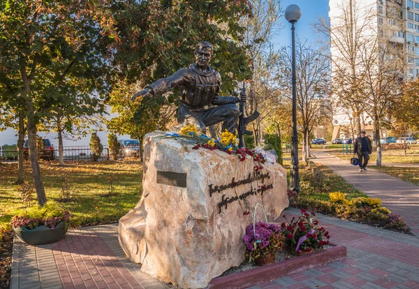 Memorial sign to fallen soldiers — Stock Photo, Image