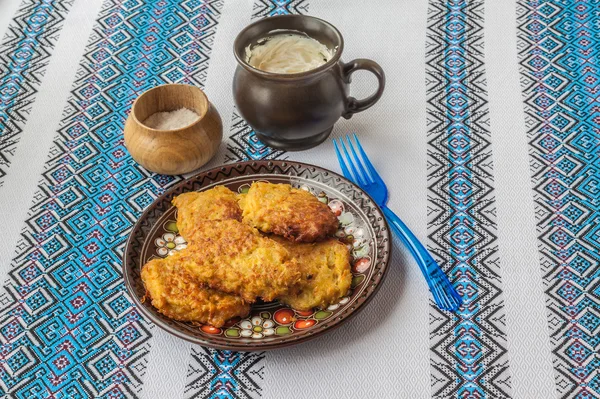 Traditional Ukrainian homemade potato pancakes — Stock Photo, Image