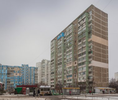 Kışın Kiev'de bahçesinde