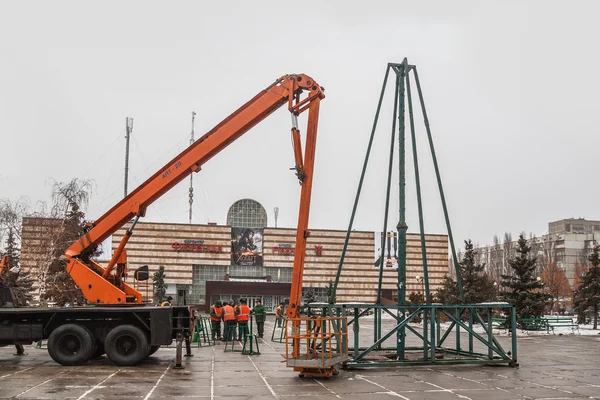 Installing of Christmas trees — Stock Photo, Image