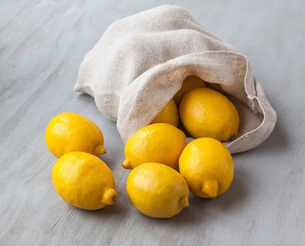 Sack of lemons — Stock Photo, Image