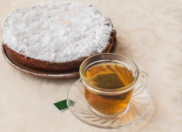 Cup of tea and pumpkin pie — Stock Photo, Image