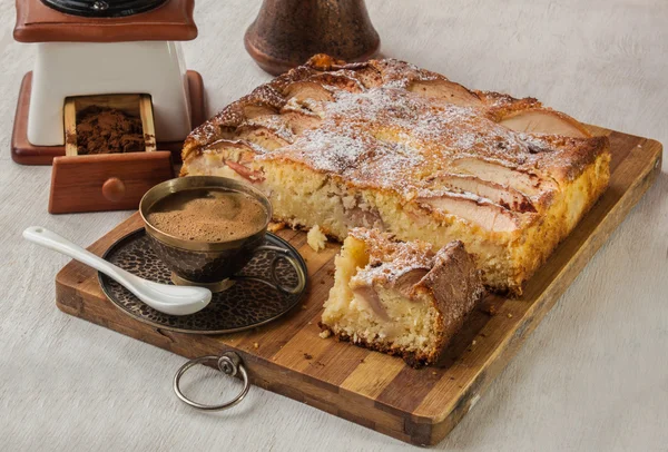 Tarta danesa de manzana con café —  Fotos de Stock