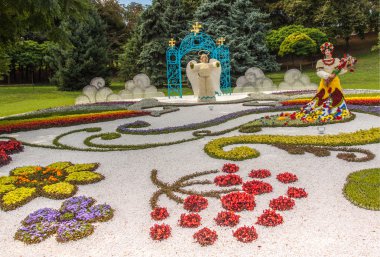 çiçek peyzaj park Kiev'de göster: