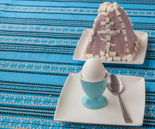 Pequeno-almoço de Páscoa com ovo — Fotografia de Stock