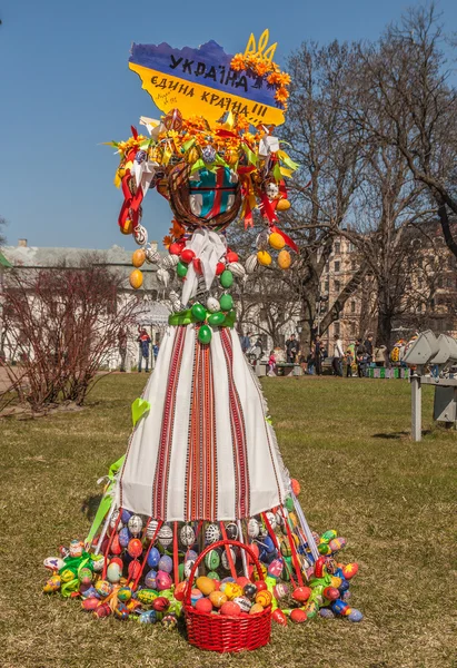 Ostereier auf ukrainischem Fest — Stockfoto