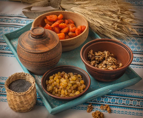 Traditionelles Essen an Heiligabend. — Stockfoto