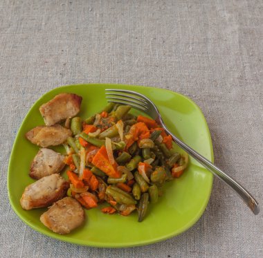 Kabak ile kızarmış yeşil fasulye