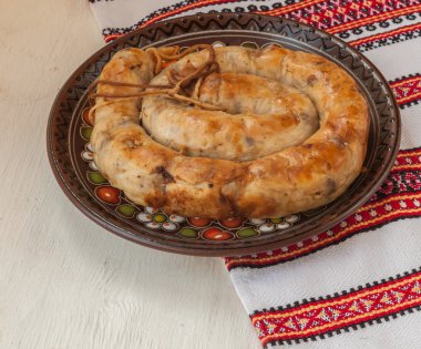 Bir plaka üzerinde ev Kızarmış sosis