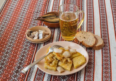 Patates elmas kızarmış soğan ile