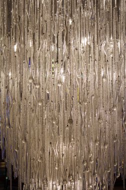 Kristal bir avize sarkacak 3