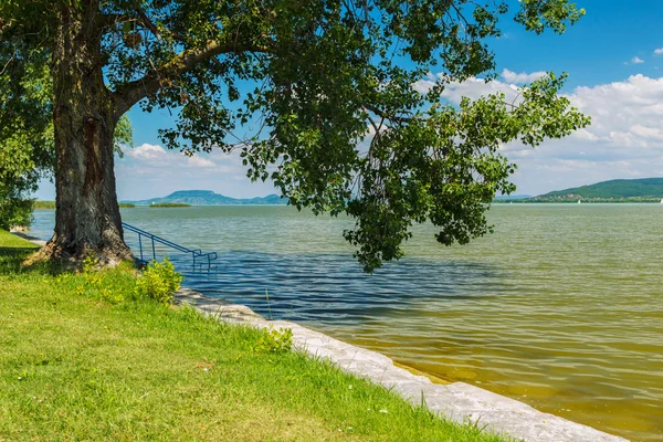 Jezioro Balaton na Węgrzech w lecie — Zdjęcie stockowe
