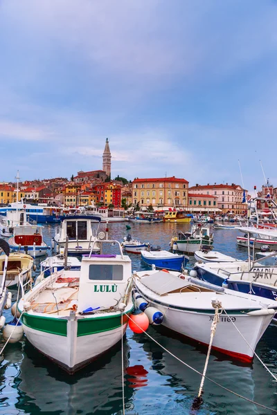 Underbara romantiska gamla staden Rovinj — Stockfoto