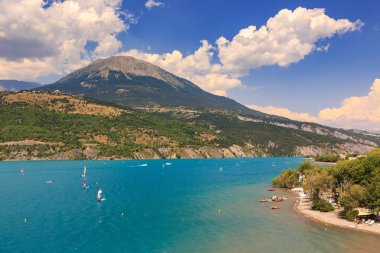 Görünüm Gölü Serre-Poncon