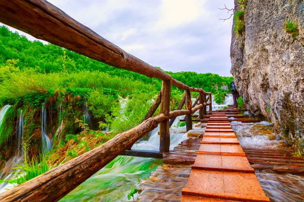 Wooden path in National Park in Plitvice — Stock Photo, Image