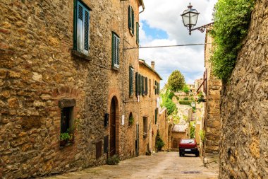 Ortaçağ Köyü Volterra Sokağı. İtalya
